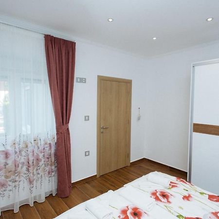 Apartmani Mikic Palić エクステリア 写真