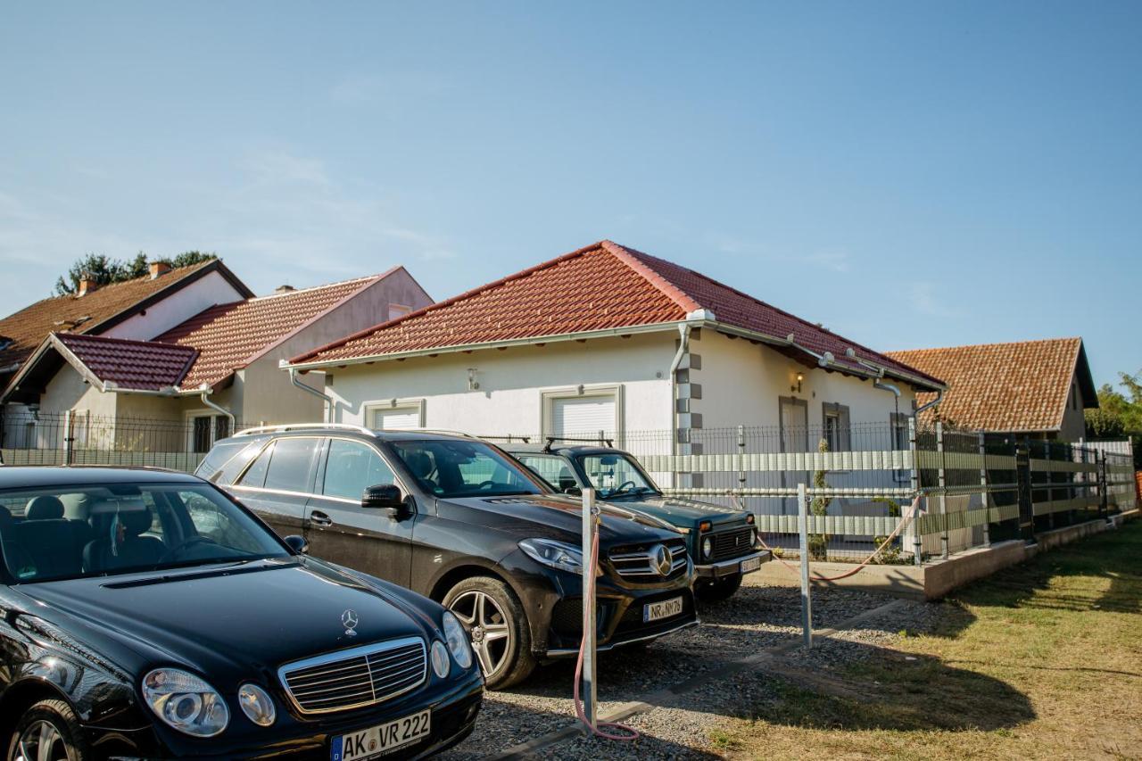 Apartmani Mikic Palić エクステリア 写真