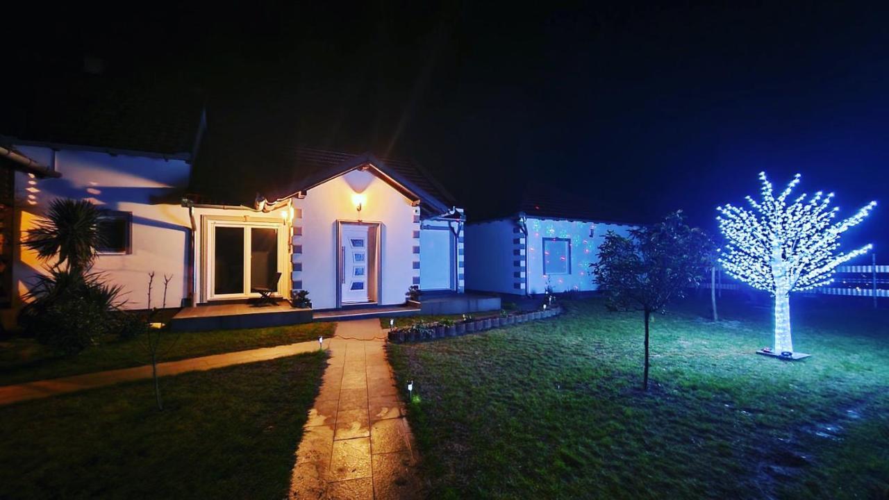 Apartmani Mikic Palić エクステリア 写真